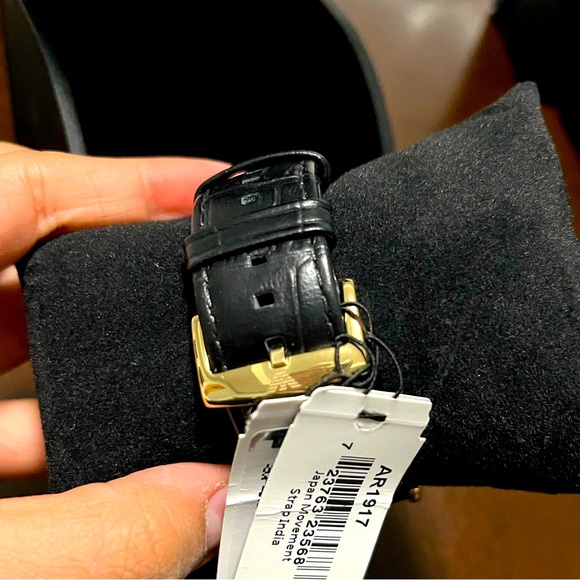 Armani Men’s watch - Picture 3 of 3